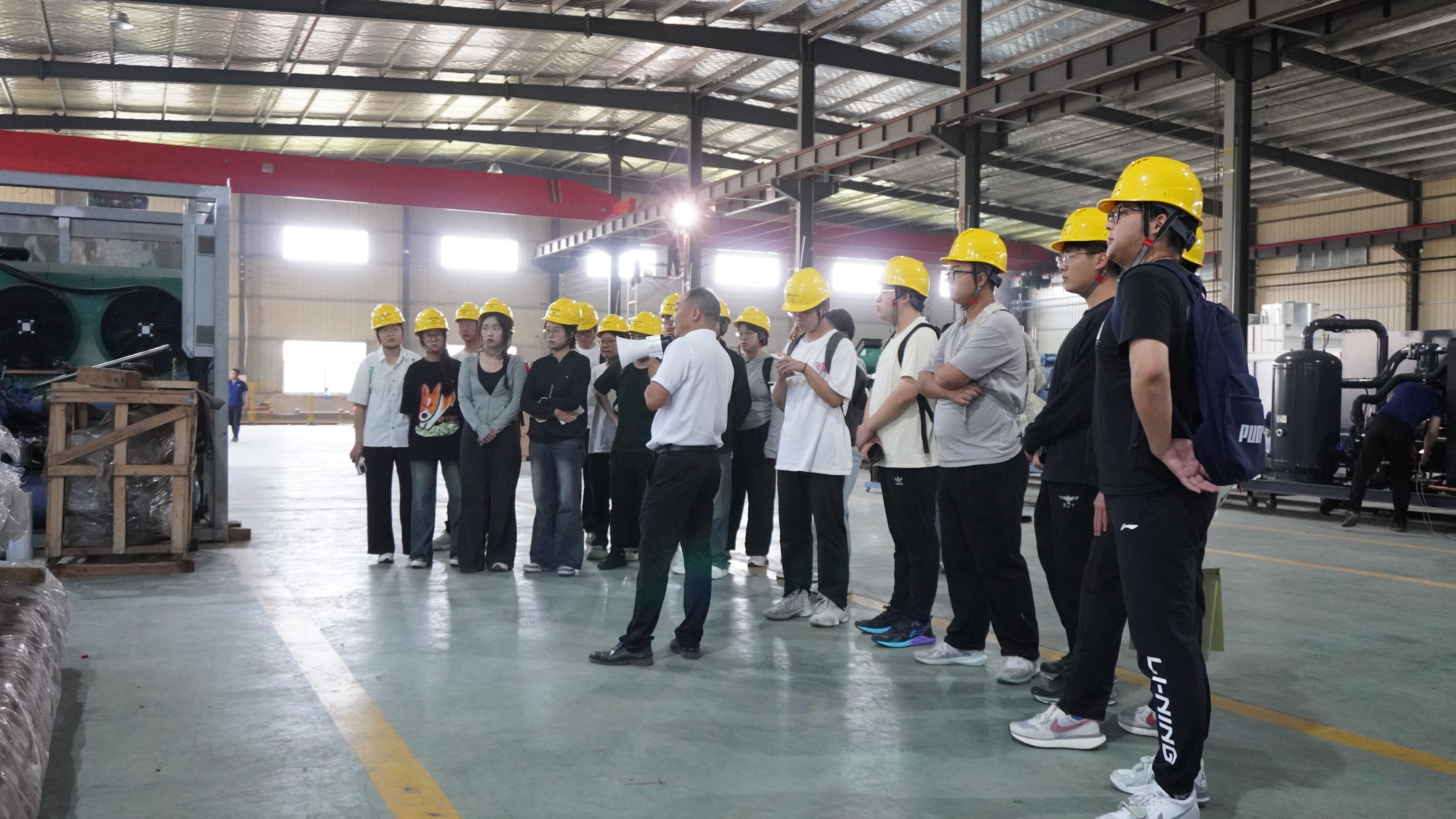 走進(jìn)企業(yè)，促進(jìn)就業(yè)——熱烈歡迎礦大“小黃帽”！